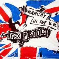 [Reino Unido] “A rainha abençoar oficialmente 2016, o ano do punk, é a coisa mais assustadora que já ouvi”