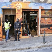 [Espanha] Barcelona: Uma detida e registros em okupas em relação a assaltos a bancos alemães