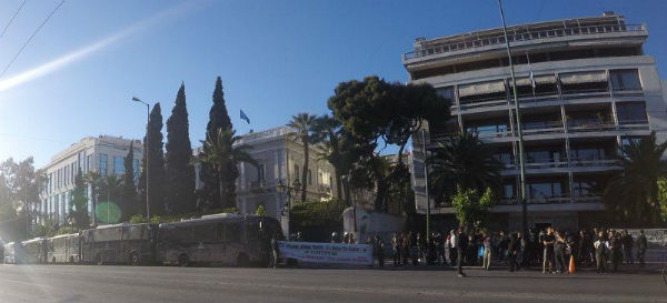 grecia-manifestacoes-de-solidariedade-em-atenas-1