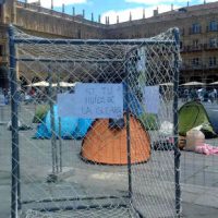 espanha-ativistas-acampam-na-plaza-mayor-de-sala-1.jpg