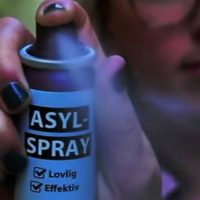 [Dinamarca] Partido de extrema-direita dinamarquês distribui spray anti-imigrantes