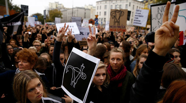 polonia-apos-protestos-de-mulheres-autoridades-p-1