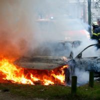 [Alemanha] Carros são incendiados durante protesto contra o G20 em Hamburgo