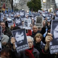 [Argentina] Buenos Aires: Massiva marcha por Santiago Maldonado na Plaza de Mayo