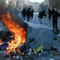 grecia-protestos-no-aniversario-da-morte-de-alex-3.jpg