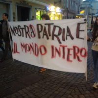 italia-manifestacao-antimilitarista-internaciona-3.jpeg