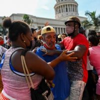 A propósito de Cuba: Pelos Sonhos Quebrados