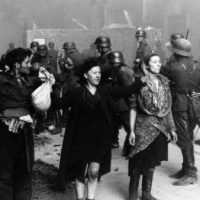 Livro conta a história de mulheres judias que lutaram contra o nazismo
