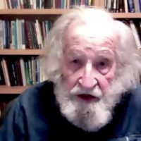 [Portugal] Vídeo | Entrevista de Chomsky à RTP. Um olhar crítico sobre o mundo atual