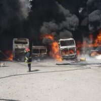 [Argentina] Buenos Aires: Atribuição de atentado incendiário contra ônibus no terminal de Derqui