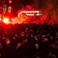 [Grécia] Cerca de 10.000 anarquistas e antiautoritários protestam no centro de Atenas pelos 13 anos da morte de Alexis Grigoropoulos
