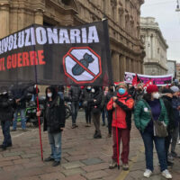 [Itália] Protesto contra as guerras nas ruas de Milão
