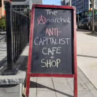 [Canadá] Este novo café de Toronto é orgulhosamente anticapitalista