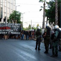 [Grécia] Milhares protestam em Atenas em solidariedade ao preso anarquista Yinnis Michailidis