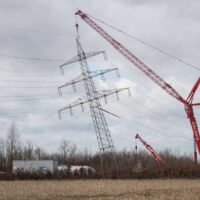 [Alemanha] Ativistas sabotam a mina de Garzweiler serrando poste de eletricidade