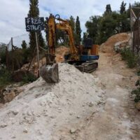 [Grécia] Atenas: Ações de sabotagem contra as obras de reconstrução de Strefi Hill