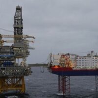 [Bélgica] Milhares de instalações de petróleo e gás abandonadas no Mar do Norte, diz De Tijd
