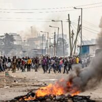 Protestos e confrontos no Quênia contra novos impostos e alta no custo de vida