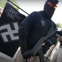 Grupos neonazistas armados tentam sabotar vários eventos LGTBI+ nos EUA