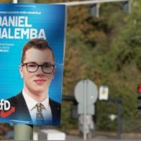 [Alemanha] Parlamentar é preso sob suspeita de exibir símbolos totalitários e fazer saudação nazista
