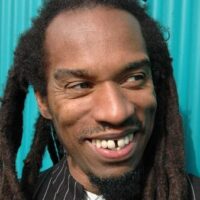 [Reino Unido] Morre Benjamin Zephaniah