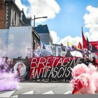 [França] 1.500 manifestantes contra a extrema direita em Saint-Brieu