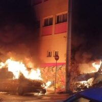 [Grécia] Anarquistas reivindicam a responsabilidade por um ataque incendiário a ônibus escolares em Zografou