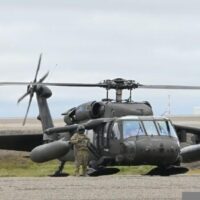 [Ga$to$ militares] Governo Lula: Exército Brasileiro está comprando helicópteros Black Hawk usados dos EUA