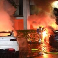 [Alemanha] Ataques incendiários a veículos Tesla
