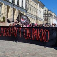 [Finlândia] 1º de Maio em Helsinque: bloco anarquista demanda greve geral