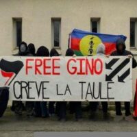 [França] Comunicado e faixa de 9 coletivos antifascistas, em solidariedade a Gino e a todos os outros.