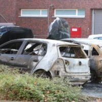 [Alemanha] Bremen: Desligue o Estado de segurança! Quatro veículos da polícia civil incendiados na delegacia de polícia de Doventor!