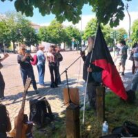 [Itália]: Fechemos as fábricas da morte.