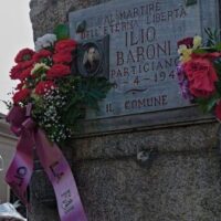 [Itália] Turim: ato antifascista em resposta às cruzes célticas na lápide de Ilio Baroni