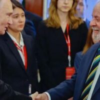"Este Lula afirmando hoje no encontro com o Putin que precisa se unir na luta contra o terrorismo internacional. Se unir com quem? Com um regime neofascista?"