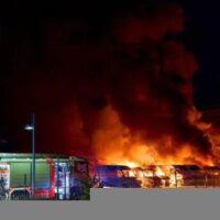 [Alemanha] Antimilitaristas reivindicam incêndio de veículos da Amazon e da Deutsche Telekom