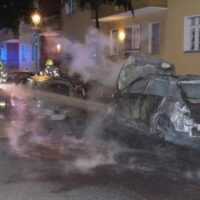 [Alemanha] Berlim: carro da empresa Stölting incendiado