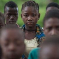 [Reino Unido] O Sudão está sufocado de sangue e fome