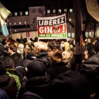 [França] Um ativista antifascista enfrenta extradição e até 21 anos de prisão por se opor a neonazistas.