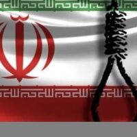 [Irã] Três manifestantes curdos condenados à morte.