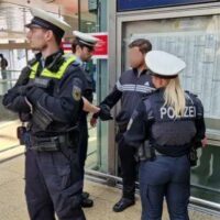 [Alemanha] A feira de armas fede.