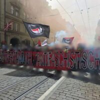 [Suíça] Protesto antifascista reúne aproximadamente mil pessoas no centro da cidade de Berna