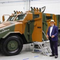 Lula 3, mercador de armas, pacifista de araque...