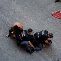 [Itália] A raiva se cultiva, não se delega
