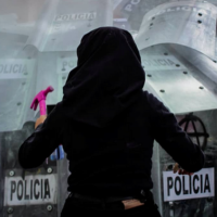 Estado não protege, oprime – abaixo o monopólio da violência